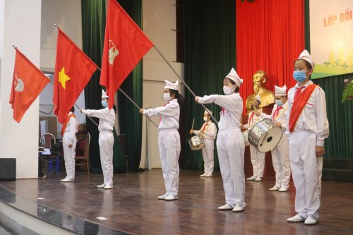 Nghi lễ chào cờ.JPG